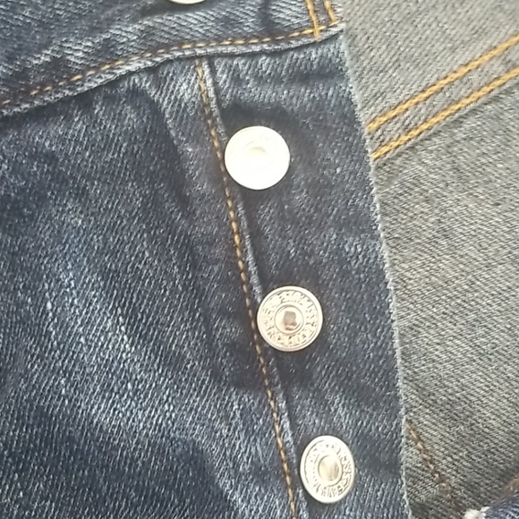 Levis high waisted jean shorts - Picture 11 of 12